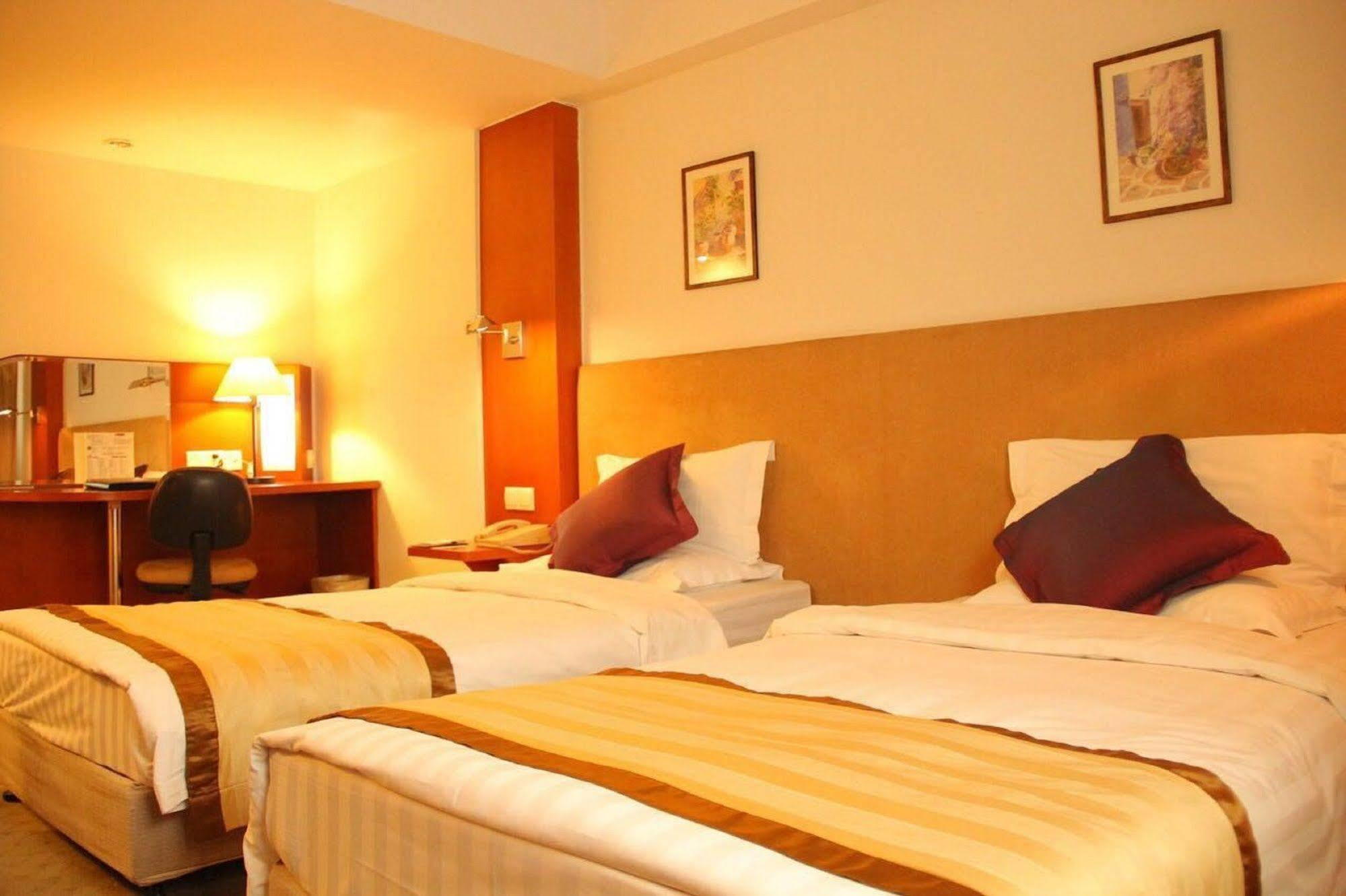 The North Garden Hotel Beijing Wangfujing Pequim Exterior foto